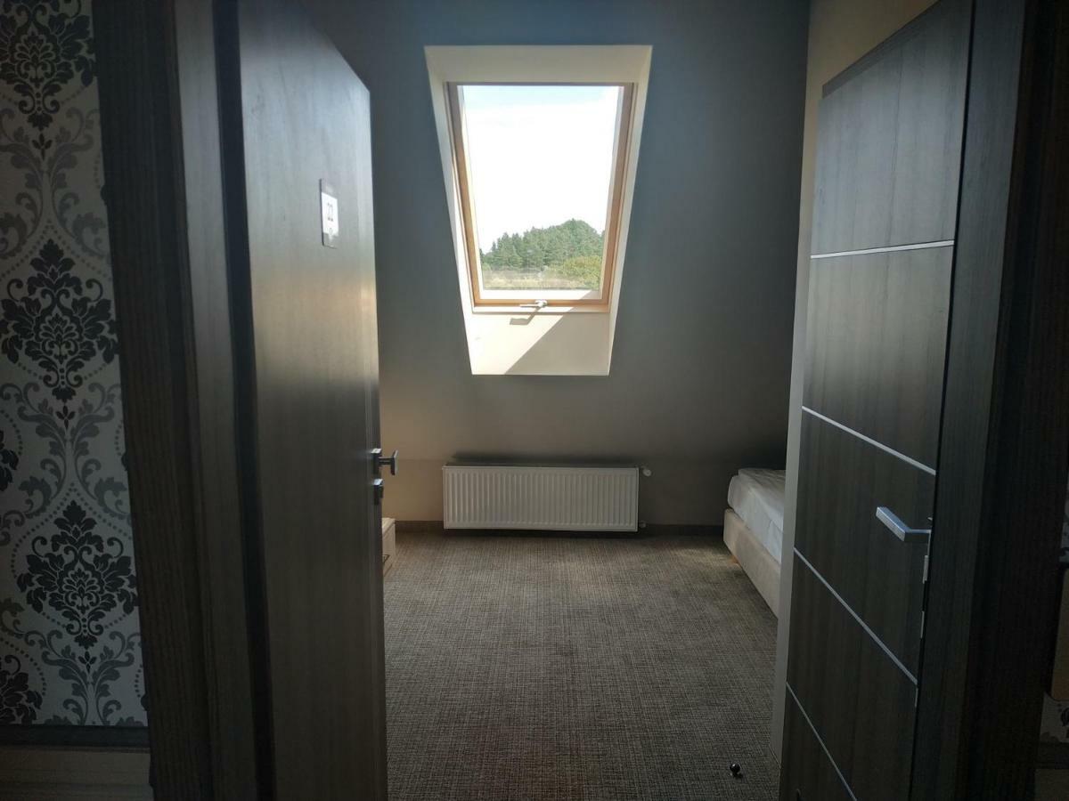 Zajazd Bieszczadzka Ostoja Ustrzyki Dolne Exterior foto